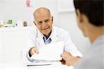 Arzt zu Patient behandeln Dokument