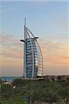 Burj Al Arab Hotel, la plage de Jumeirah, Dubai, Émirats Arabes Unis, Moyen-Orient