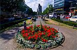 La Tauentzienstrasse et dans le fond de l'église protestante Kaiser Wilhelm, Berlin, Allemagne, Europe