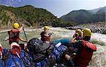 Eaux vives rafting sur Sun Kosi River, Népal, Asie