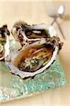 Oyster avec aspic aux champignons