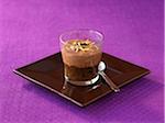 Verrine de chocolat, aromatisé à l'amande et citron