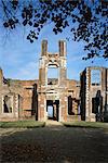 Houghton House. Vue extérieure des restes de la tour porche Sud. 1615