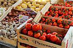 Obst und Vegatable Stand auf einem Markt, St. Tropez, Var, Provence, Cote d ' Azur, Frankreich, Europa