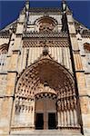 Hauptportal der Batalha Abbey (Mosteiro de Santa Maria da Vitoria), UNESCO Weltkulturerbe, Batalha, Estremadura, Portugal, Europa