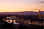 View of Ponte Vecchio, River Arno and Palazzo Vecchio in evening light from Piazzale Michelangelo, Florence, UNESCO World Heritage Site, Tuscany, Italy, Europe