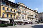 Restaurants and cafes, Piazza del Duomo, Como, Lake Como, Lombardy, Italian Lakes, Italy, Europe