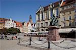 Place du marché et Aleksander Fredro statue, Old Town, Wroclaw, Silésie, Pologne, Europe