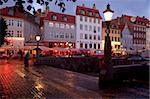 Nyhavn à la tombée de la nuit, Copenhague, Danemark, Scandinavie, Europe