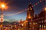 Mairie et Christmas lights The Headrow, Leeds, West Yorkshire, Yorkshire, Angleterre, Royaume-Uni, Europe