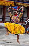 Exécution traditionnelle des moines masqués danse Wangdue Phodrang Tsechu, Wangdue Phodrang Dzong, Wangdue Phodrang (Wangdi), Bhoutan, Asie