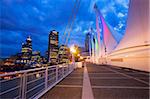 Canada Place und Vancouver am Wasser, bei Nacht, Vancouver, British Columbia, Kanada, Nordamerika