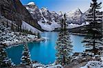 Un matin tranquille au sommet de l'amas de rochers à Moraine Lake, Banff National Park, patrimoine mondial de l'UNESCO, Alberta, Rocheuses, Canada, Amérique du Nord