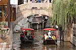 Bateaux touristiques sur canal, Fengjing, Shanghai, Chine