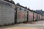Murs de brique bleu de maison dans le village de Majianglong, Kaiping, Chine