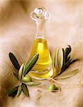 kleine Flasche Olivenöl