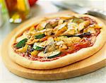 Chicken and vegetable pizza