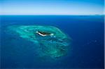 Australie, Queensland, Cairns. Vue aérienne de l'île verte dans le parc marin de Great Barrier Reef.