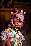 Maskierte Tänzer auf dem Tamshingphala Choepa-Festival in Bumthang.