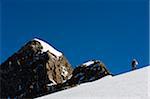 Europe, France, les Alpes, Mont Blanc, Aiguille de Bionnassay, randonneur sur la route du Mont-blanc