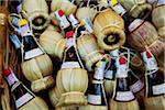 Italien, Toskana, Lucca. Der typische Nord italienischen Weine Flaschen