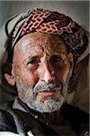 Yémen, Sanaa Province, yéménites, Al Hajjarah. Portrait d'un vieillard.