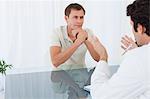 Parler à son patient médecin de sexe masculin