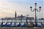 Gondoles, Grand Canal et San Giorgio Maggiore, Venise, Vénétie, Italie