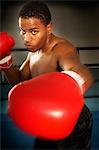 Boxer mit roten Boxhandschuhe