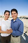 Jeune couple sur chantier