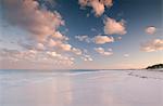Nuages à coucher du soleil sur Pink Sands Beach, Harbour Island, Eleuthera, The Bahamas, Antilles, Atlantique, l'Amérique centrale