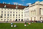 Heldenplatz und Hofburg, UNESCO Weltkulturerbe, Wien, Österreich, Europa