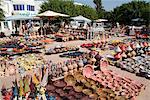 Produits de poterie dans le marché à Houmt Souk, l'île de Djerba, en Tunisie, l'Afrique du Nord, Afrique