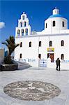 Église orthodoxe grecque à Oia village, île de Santorin, Cyclades, îles grecques, Grèce, Europe