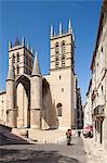 Une vue sur la cathédrale de Montpellier, Montpellier, Languedoc-Roussillon, France, Europe