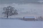 Grange en hiver, Derbyshire Dales, Derbyshire, Angleterre, Royaume-Uni, Europe
