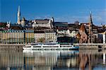 View over River Danube to Matthias Church (Matyas Templom) and Fishermen's Bastion, Budapest, Central Hungary, Hungary, Europe