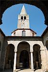 Le baptistère et le campanile, la basilique d'Euphrase, UNESCO World Heritage Site, Porec, Istrie, en Croatie, Europe