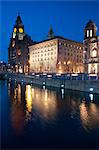 Bâtiment Royal Liver au crépuscule, Pier Head, patrimoine mondial de l'UNESCO, Liverpool, Merseyside, Angleterre, Royaume-Uni, Europe