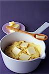 Ajouter le beurre aux purée de pommes de terre