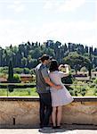 Italie, Florence, jeune couple photographie de paysage rural