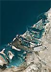 Abu Dhabi, Émirats Arabes Unis, véritable couleur Image-Satellite. Abu Dhabi, Émirats Arabes Unis. Image satellite de couleur vraie d'Abu Dhabi, le plus grand des sept émirats qui forment les Émirats Arabes Unis. Image prise le 23 août 2000, à l'aide de données LANDSAT 7.