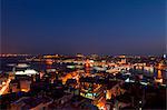 Vue aérienne d'Istanbul illuminé la nuit