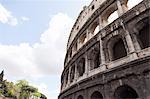 Vue d'angle faible du Colisée à Rome