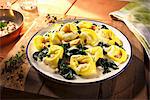 Tortellini with spinach and cream sauce