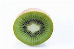 La moitié d'un fruit de kiwi