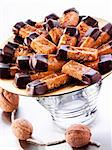 Français biscuits « noix de poivre » avec un glaçage au chocolat