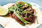 Taco de Bulgogi coréen et du Mexique ; La nouvelle nourriture camion spécialisée ; Chaux cale