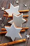 Cinnamon stars and cinnamon sticks