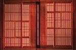 Pleine vue du cadre de porte coulissante japonaise traditionnelle